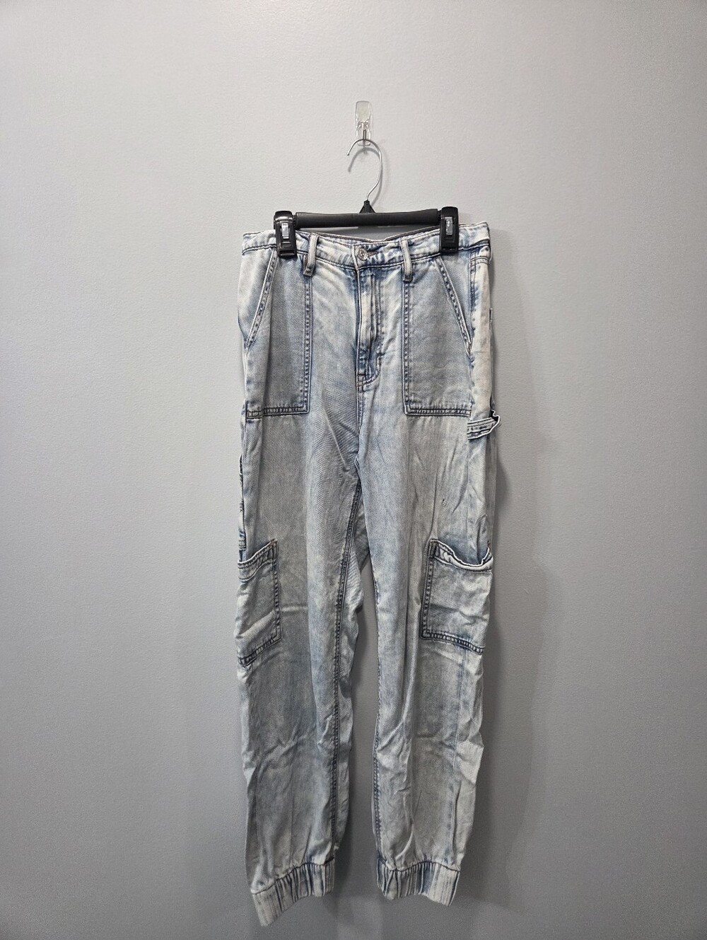 Women's American Eagle Cargo Jeans // 4